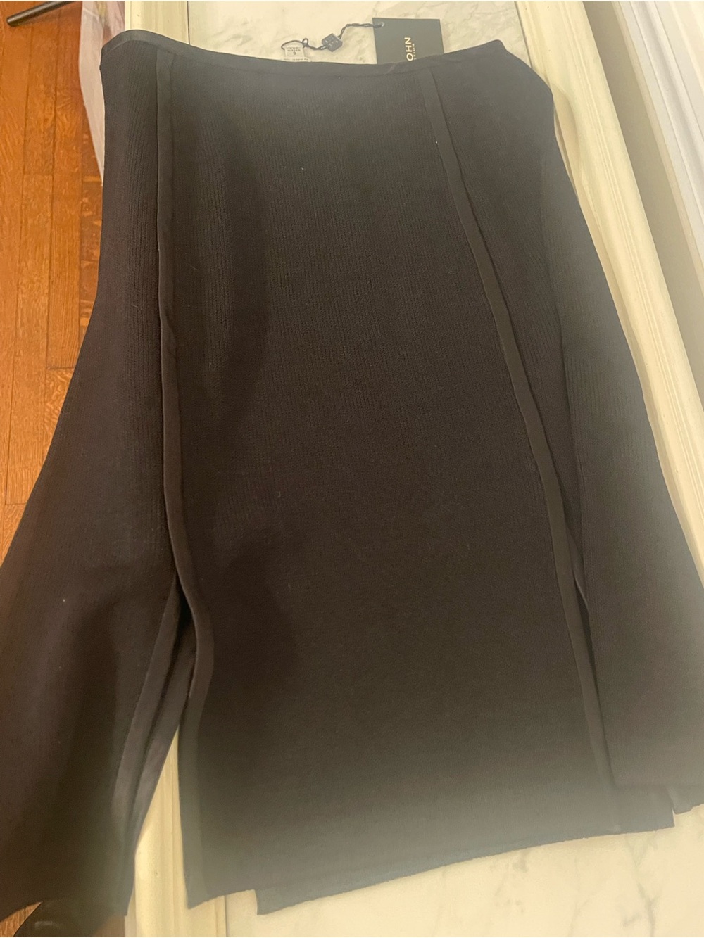 Luxury designer St. John black knit skirt made in the USA - Picture 9 of 14
